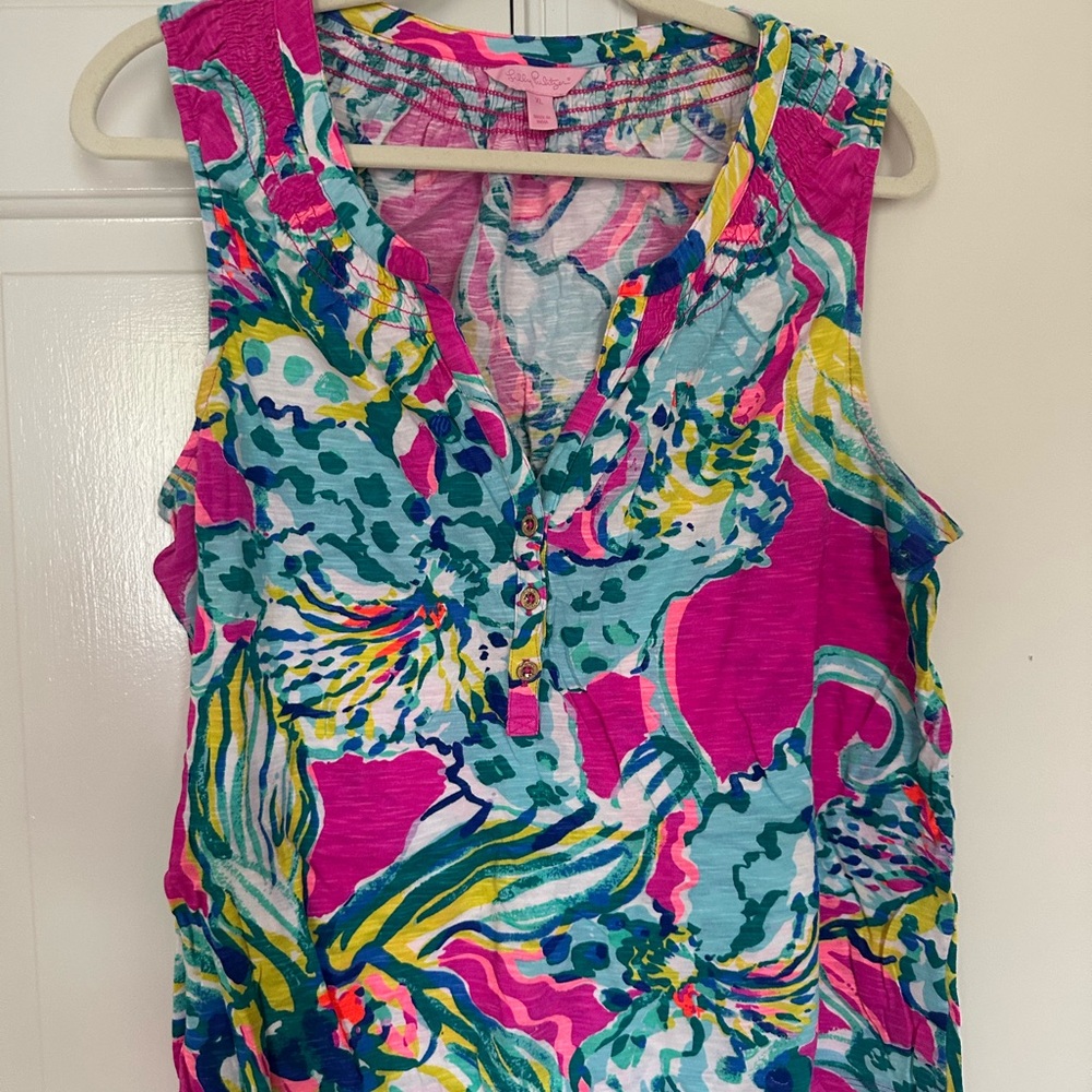 Lilly Pulitzer Essie Top. XL
